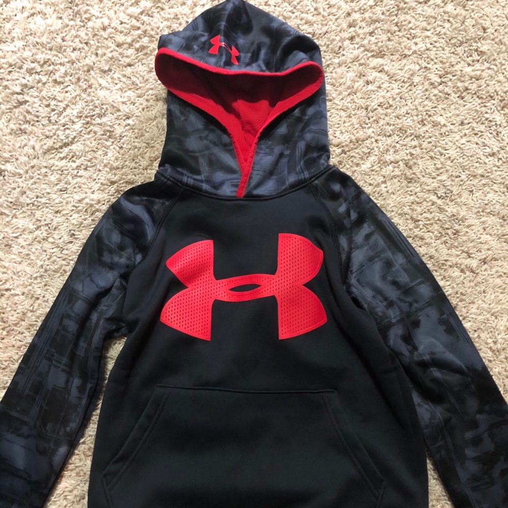 NWT Boys Under Armour sweatshirt